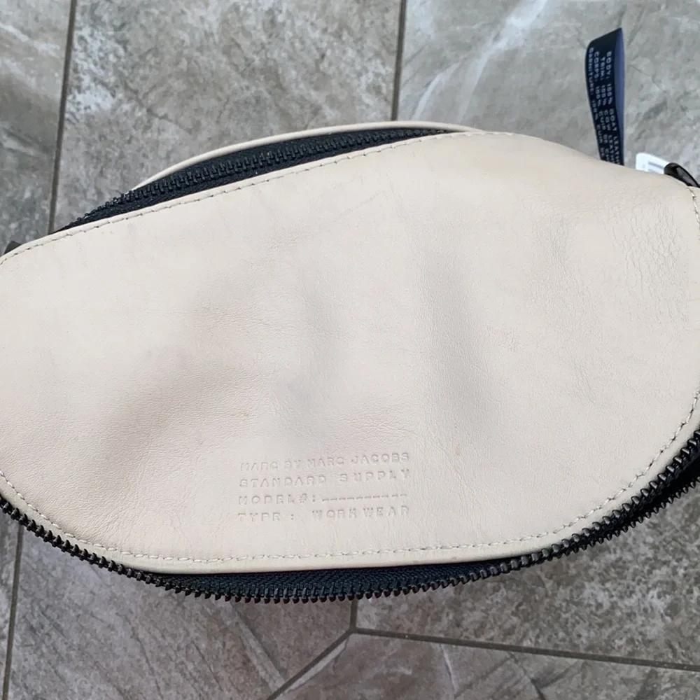 Marc Jacobs REVERSIBLE leather Crossbody / Creme /Hunter Green, GOAT leather